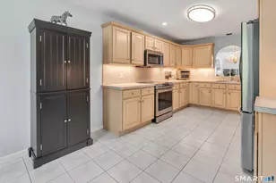 459 Fisher Ct, Shelton, CT 06484 - Photo 9
