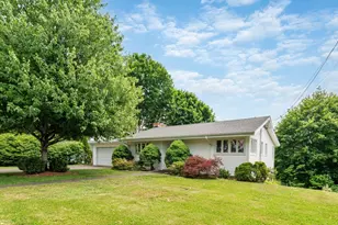 72 Calhoun Ave, Trumbull, CT 06611 - Photo 3