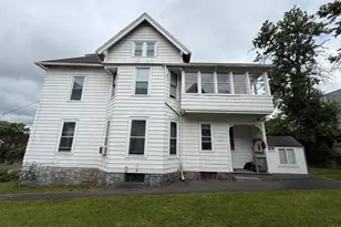 23 Pine St, Waterbury, CT 06710 - Photo 3