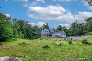 8 White Pine Dr, Brookfield, CT 06804 - Photo 3