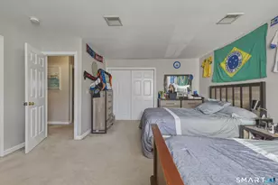 11 Mannions Ln, Danbury, CT 06810 - Photo 13