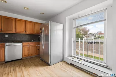 557 Glendale Avenue #557, Bridgeport, CT 06606 - Photo 5