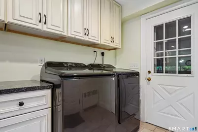40 Comstock Hill Avenue, Norwalk, CT 06850 - Photo 5