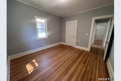 335 Ridgefield Avenue, Bridgeport, CT 06610 - Photo 17