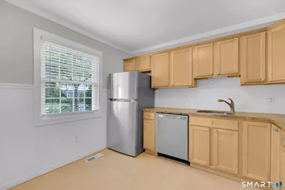 102 Salem Walk #102, Milford, CT 06460 - Photo 3
