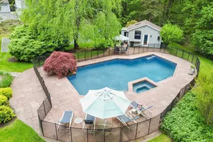7 White Oak Ln, Weston, CT 06883 - Photo 3