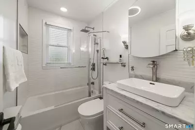 18 Fairlea Avenue, Stratford, CT 06614 - Photo 13