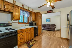 4949 Main St, Bridgeport, CT 06606 - Photo 11