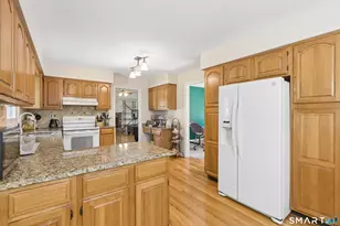 47 Autumn Ridge Rd, Shelton, CT 06484 - Photo 5