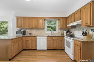 47 Autumn Ridge Rd, Shelton, CT 06484 - Photo 3