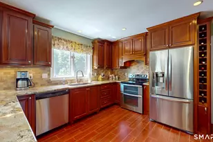 52 Jasmine Ln, Glastonbury, CT 06033 - Photo 9