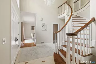 18 W Haviland Ln, Stamford, CT 06903 - Photo 5