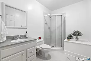 18 W Haviland Ln, Stamford, CT 06903 - Photo 17