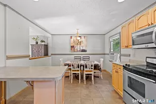 63 Bates St, Hartford, CT 06114 - Photo 5