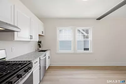 84 Sherwood Place #2, Greenwich, CT 06830 - Photo 9