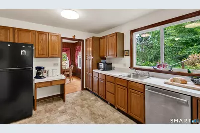 16 Ledge Road, East Lyme, CT 06357 - Photo 15