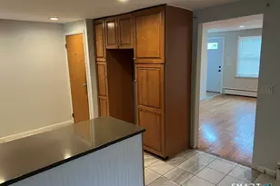 16 Harriet St, Norwalk, CT 06851 - Photo 7
