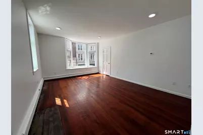 18 Bank Street, New London, CT 06320 - Photo 15