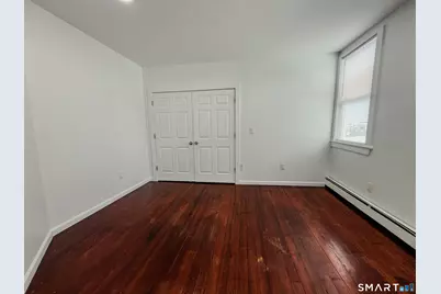 18 Bank Street, New London, CT 06320 - Photo 11