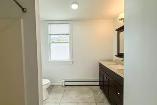 18 Bank St, New London, CT 06320 - Photo 9