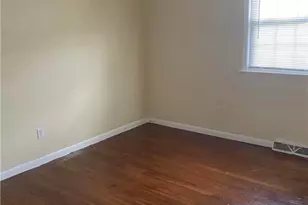 27 Manila Ave, Woodbridge, CT 06525 - Photo 7