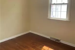 27 Manila Ave, Woodbridge, CT 06525 - Photo 5