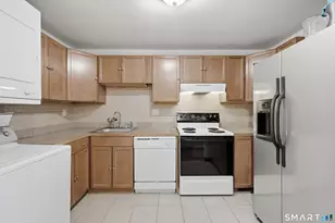 1221 Washington St, Middletown, CT 06457 - Photo 7