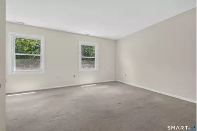 36 W Village Ct #36, Branford, CT 06405 - Photo 13