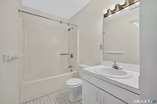 36 W Village Ct, Branford, CT 06405 - Photo 17