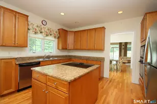 6 Carriage House Ln, Brookfield, CT 06804 - Photo 11
