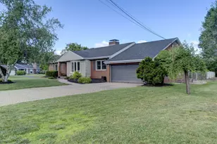 136 Juniper Ln, Berlin, CT 06037 - Photo 3