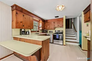 18 Foxridge Ln, Avon, CT 06001 - Photo 9