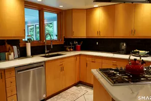 49 Fellows St, Stonington, CT 06379 - Photo 3