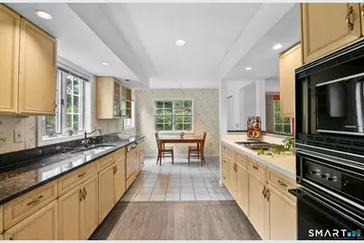 95 Old Farms Road, Simsbury, CT 06092 - Photo 5