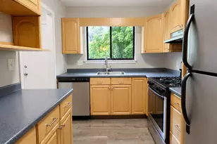 12 Greenbriar Dr, Farmington, CT 06032 - Photo 3