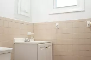 136 Sherman St, Bridgeport, CT 06608 - Photo 9