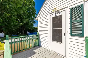 18 Crestwood Ave, Waterbury, CT 06704 - Photo 15