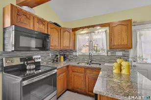 69 Columbia St, New Britain, CT 06052 - Photo 9