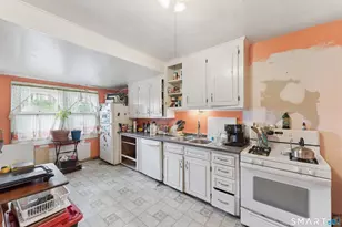 34 Shelter Hill Ave, Watertown, CT 06779 - Photo 11