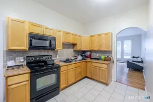 37 Central Ave, Waterbury, CT 06702 - Photo 5