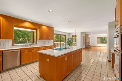 732 Den Road, Stamford, CT 06903 - Photo 13