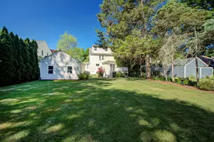 23 Thompson St, Hamden, CT 06518 - Photo 29