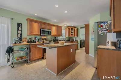 4 Sunrise Avenue, East Lyme, CT 06357 - Photo 11