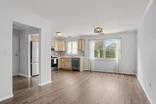 85 Carriage Path S, Milford, CT 06460 - Photo 3