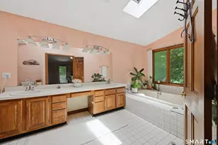 19 Hi Barlow Rd, Newtown, CT 06470 - Photo 19