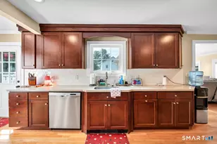 32 Franklin Rd, Cromwell, CT 06416 - Photo 9