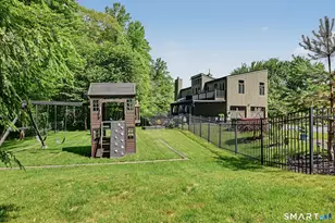 196 Echo Hill Dr, Stamford, CT 06903 - Photo 39