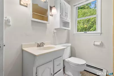 27 Allen Street, Enfield, CT 06082 - Photo 9