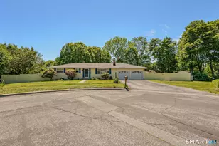 25 Sandy Hollow Dr, Waterford, CT 06385 - Photo 1