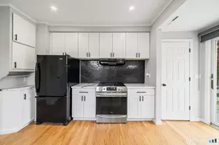 662 Milford Point Rd, Milford, CT 06460 - Photo 9